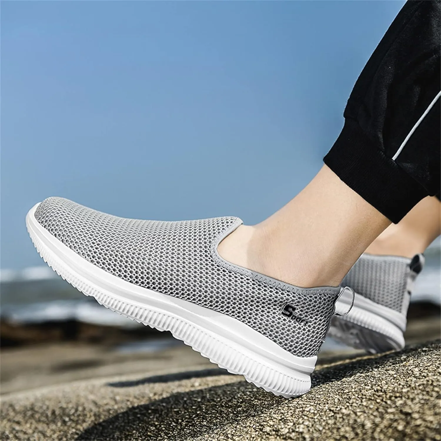 Low-Top Slip Ons Women's Fashion Sneakers Casual Mens Running Shoes Mesh Breathable Slip On Shoes Casual Fashion Sneakers 2025 Tennis Shoe Trainers Shoe