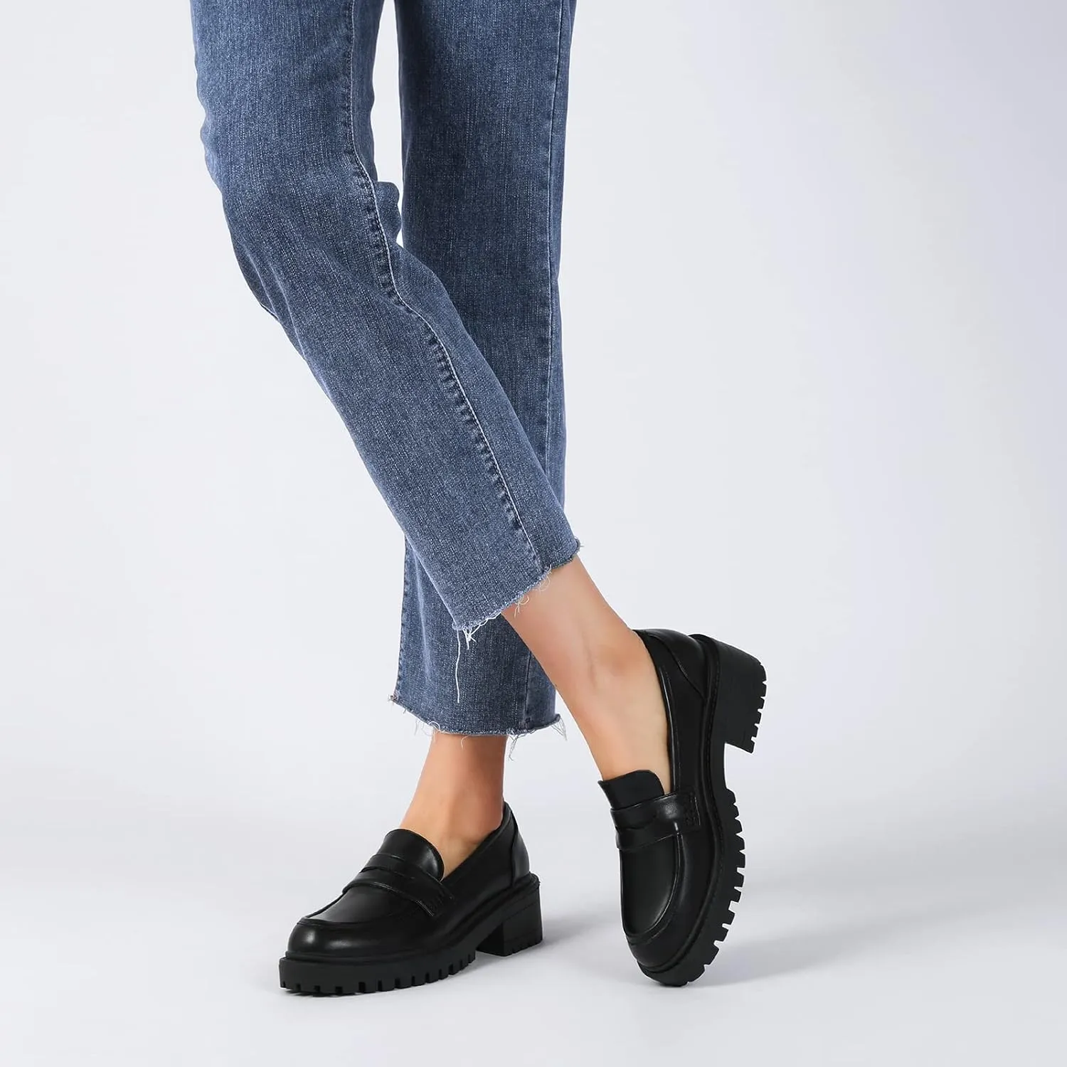 Mostrin Platform Loafers for Women with Chain Slip On Round Toe Chunky Loafer Shoes Penny Casual Lug Sole Business Shoes