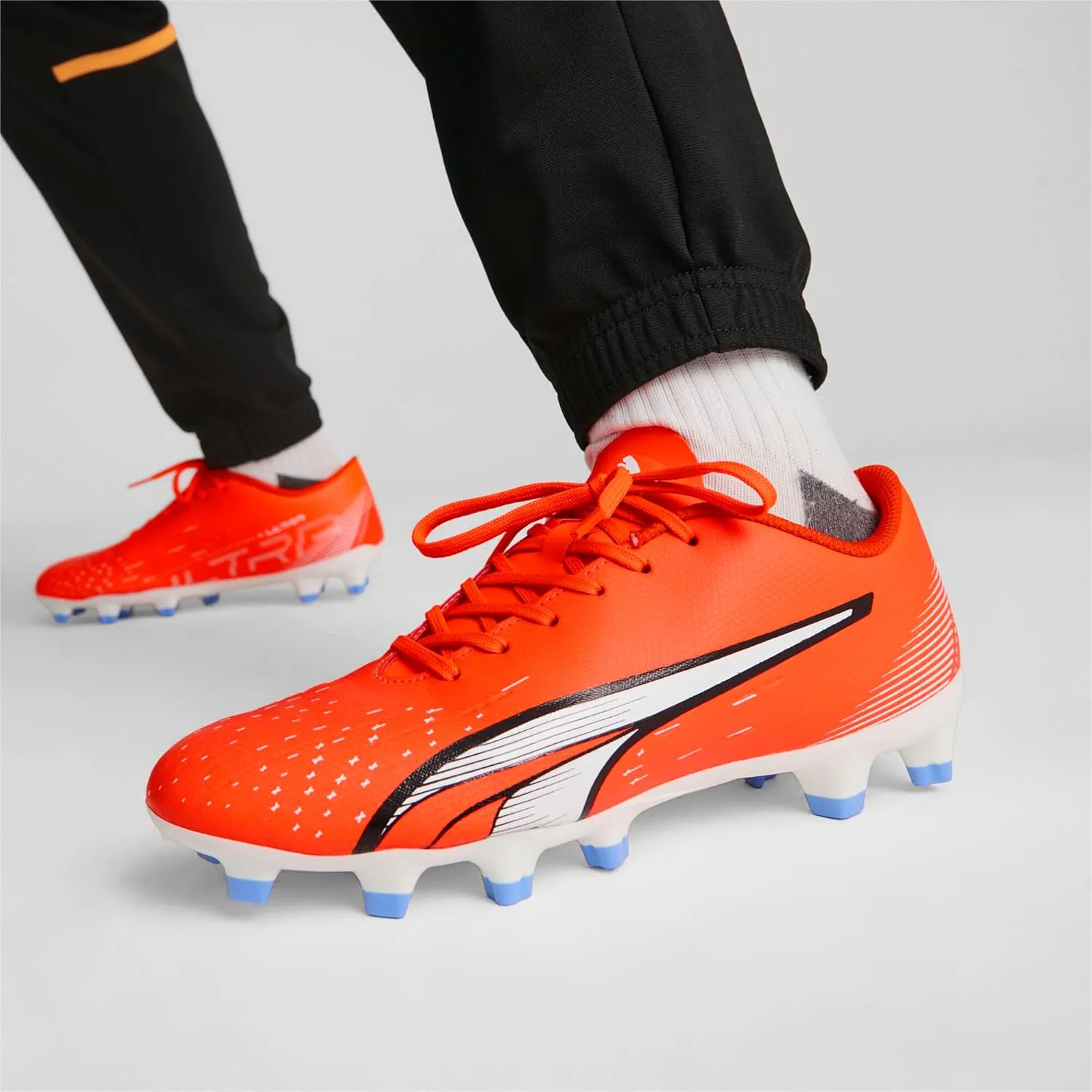 PUMA Men's Ultra Play Firm, Artificial Ground Soccer Cleats Sneaker