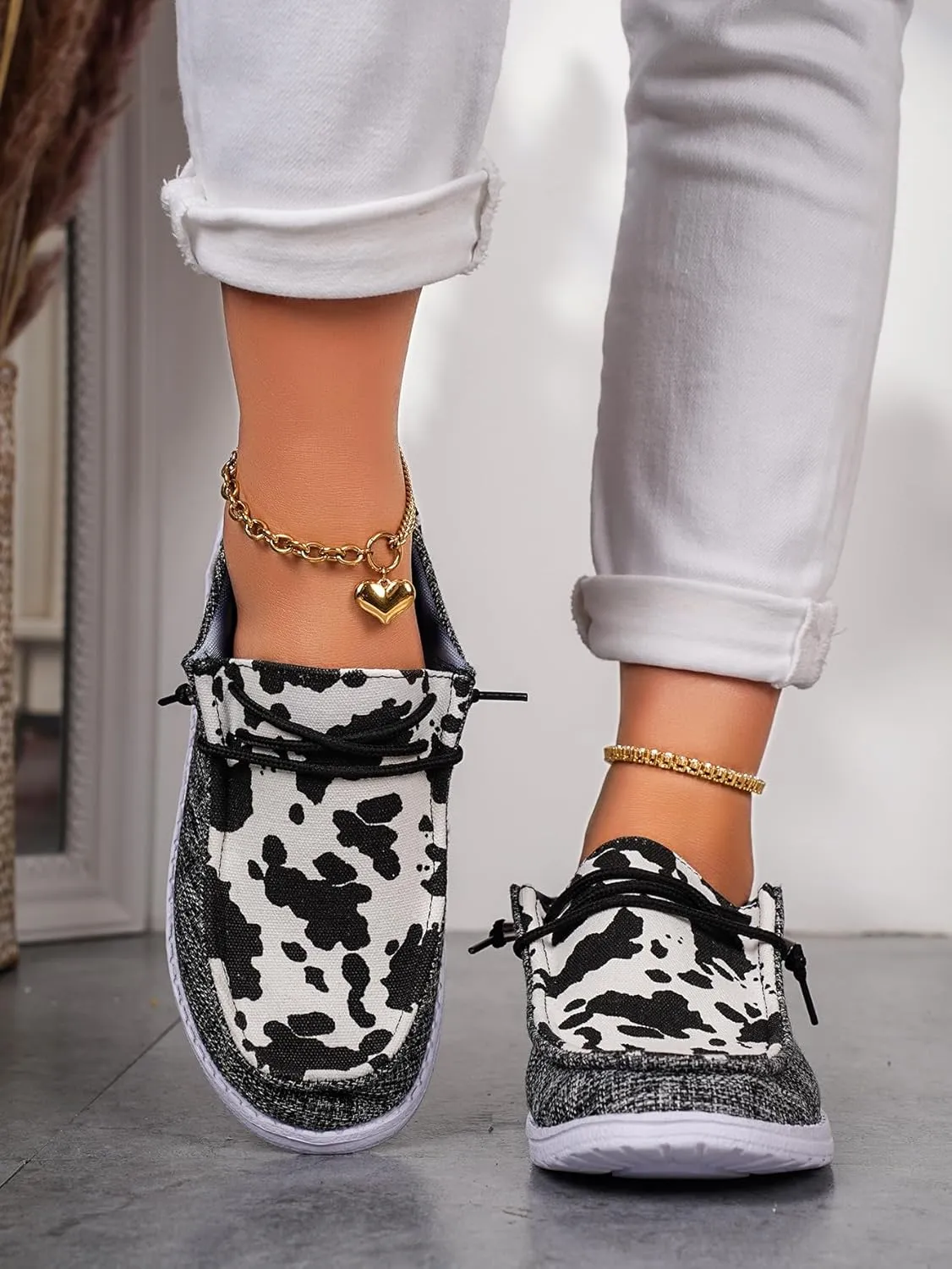 Unisex Lace-up Loafers Cow Pattern Splicing Canvas Slip-on Shoes Fashion Low Top Walking Driving Shoes,Lightweight Boat Breathable Flexible Casual for Daily Wear